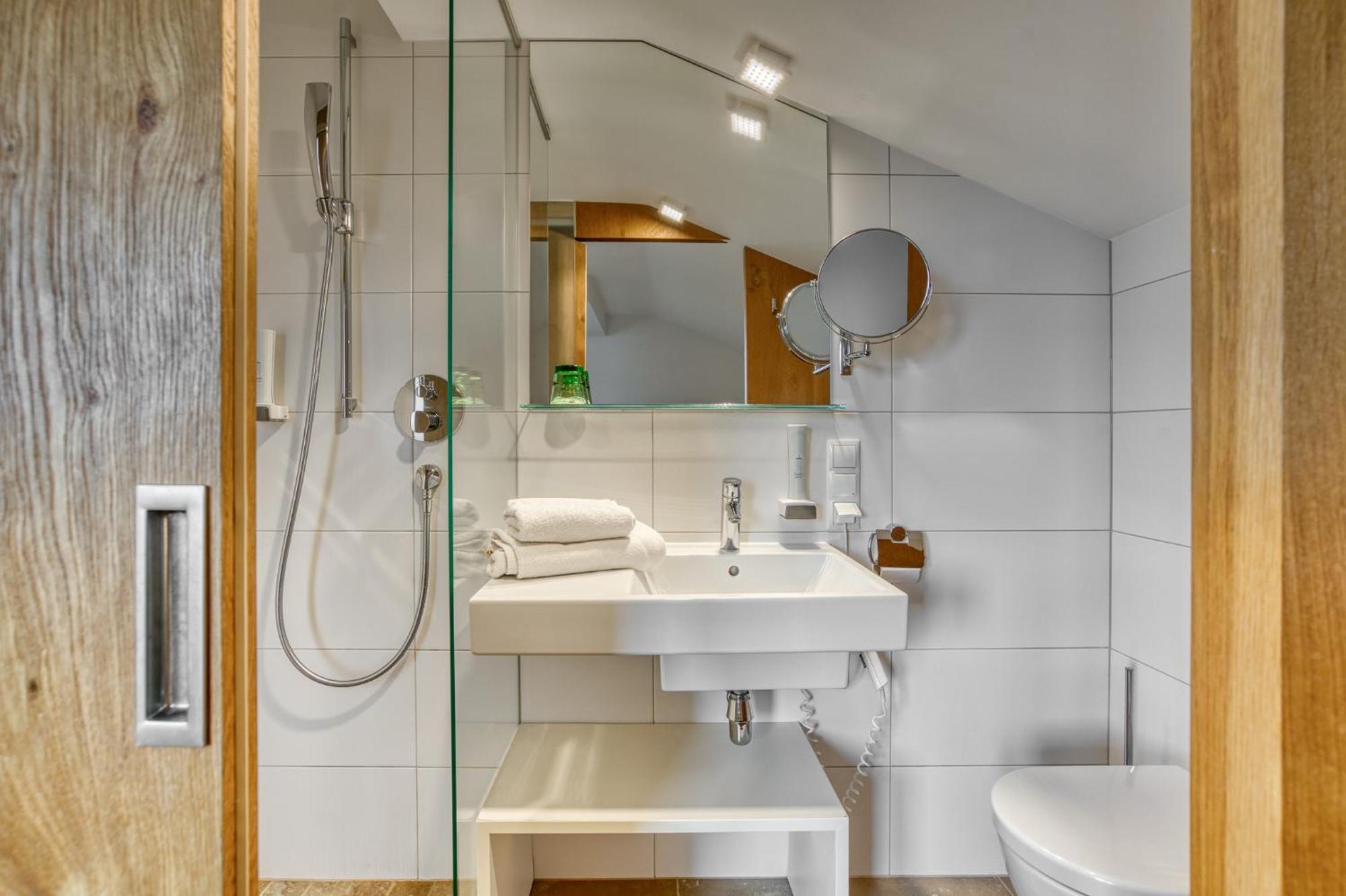 Hotel Wirtshaus Sattlerwirt Ebbs Habitación foto