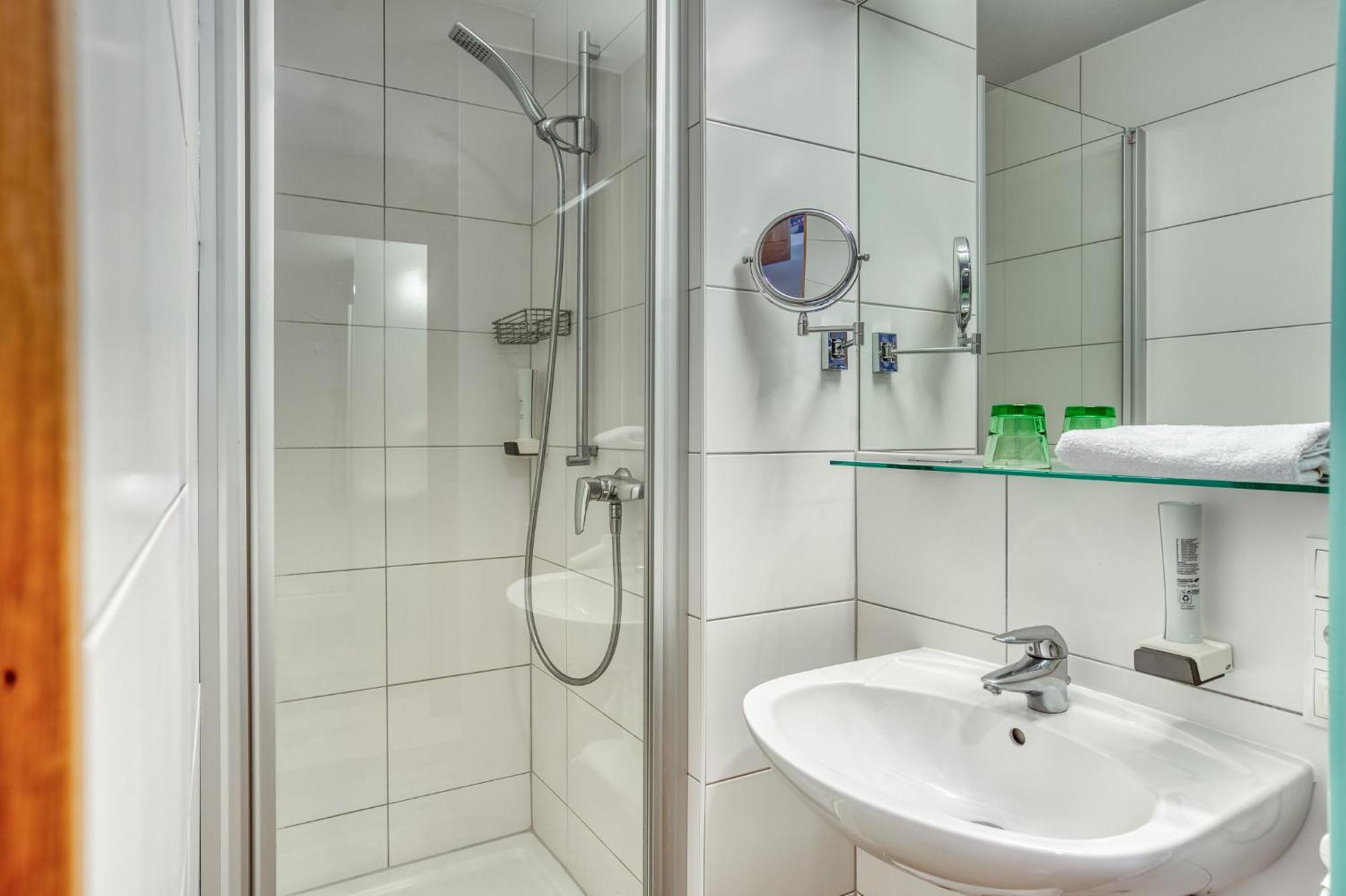 Hotel Wirtshaus Sattlerwirt Ebbs Habitación foto